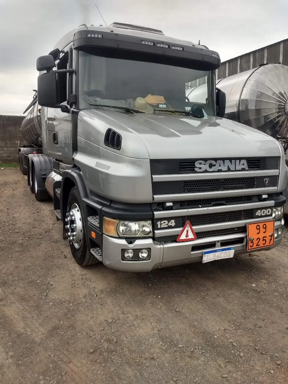 CONJUNTO SCANIA 124 400 2003 COM BOMBA E TANQUE P.ASFALTO GOTTI 98