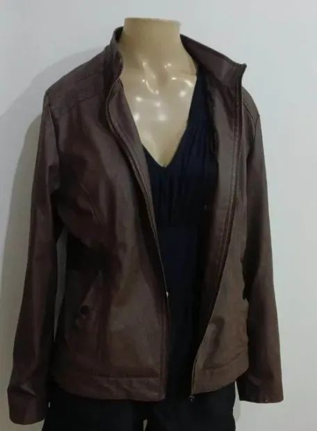 Jaqueta de Couro Sintético Rovitex Marrom feminina Tamanho G mas veste melhor no M