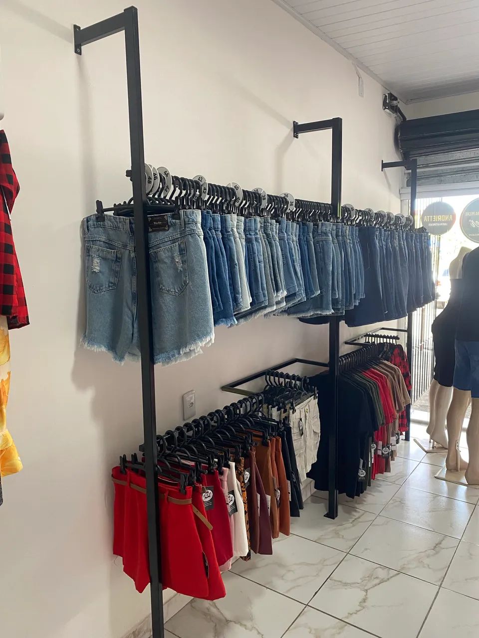 Expositor Loja De Roupa Jeans Expositores De Loja De Roupas