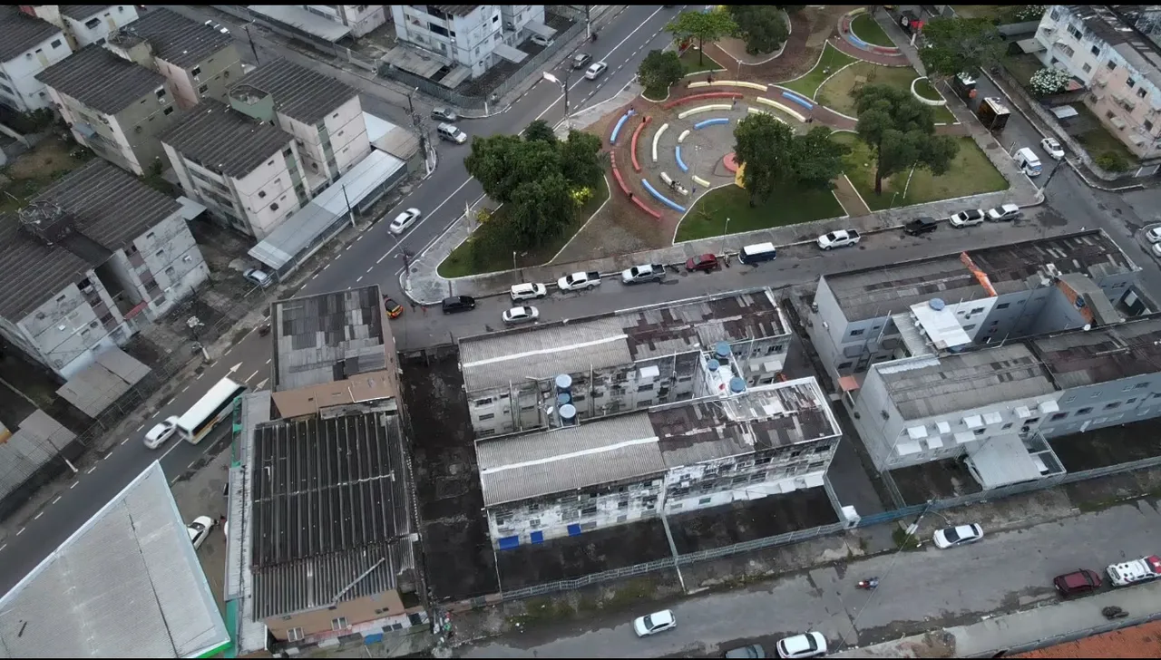 Aluguel de apartamento 2/4 térreo na praça Bíblia