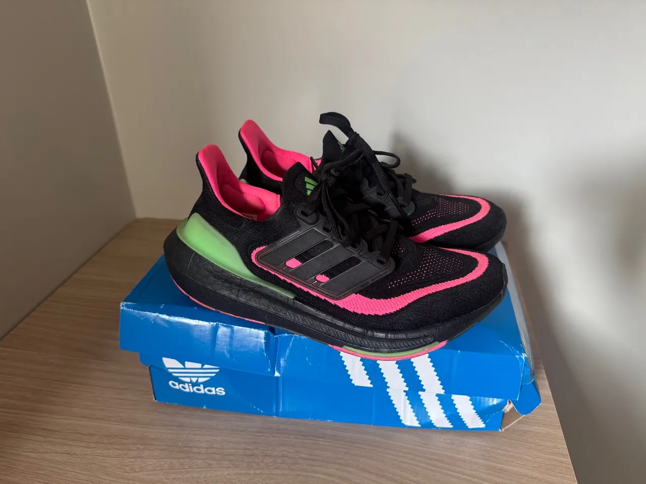 Tênis Adidas Ultraboost 22