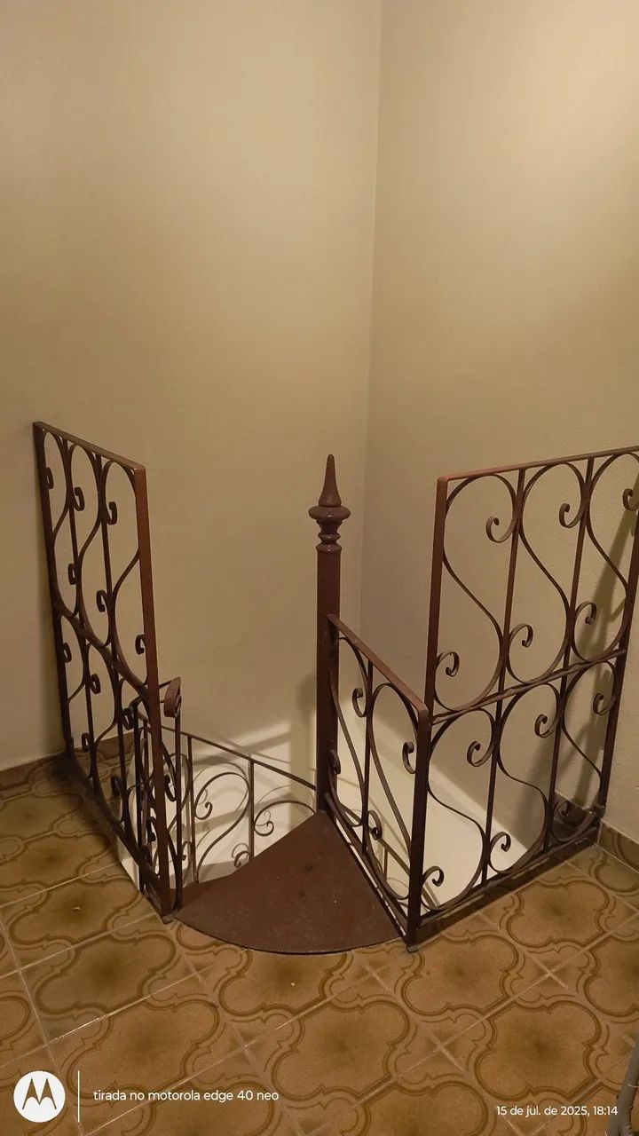 Escada caracol em ferro - Foto 2