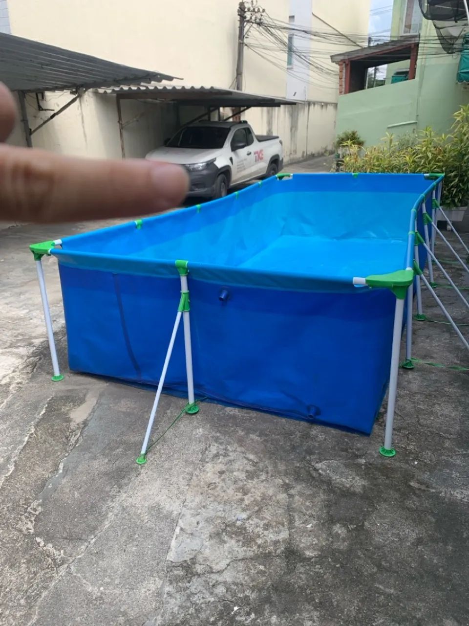 Piscina mor 7.600 litros