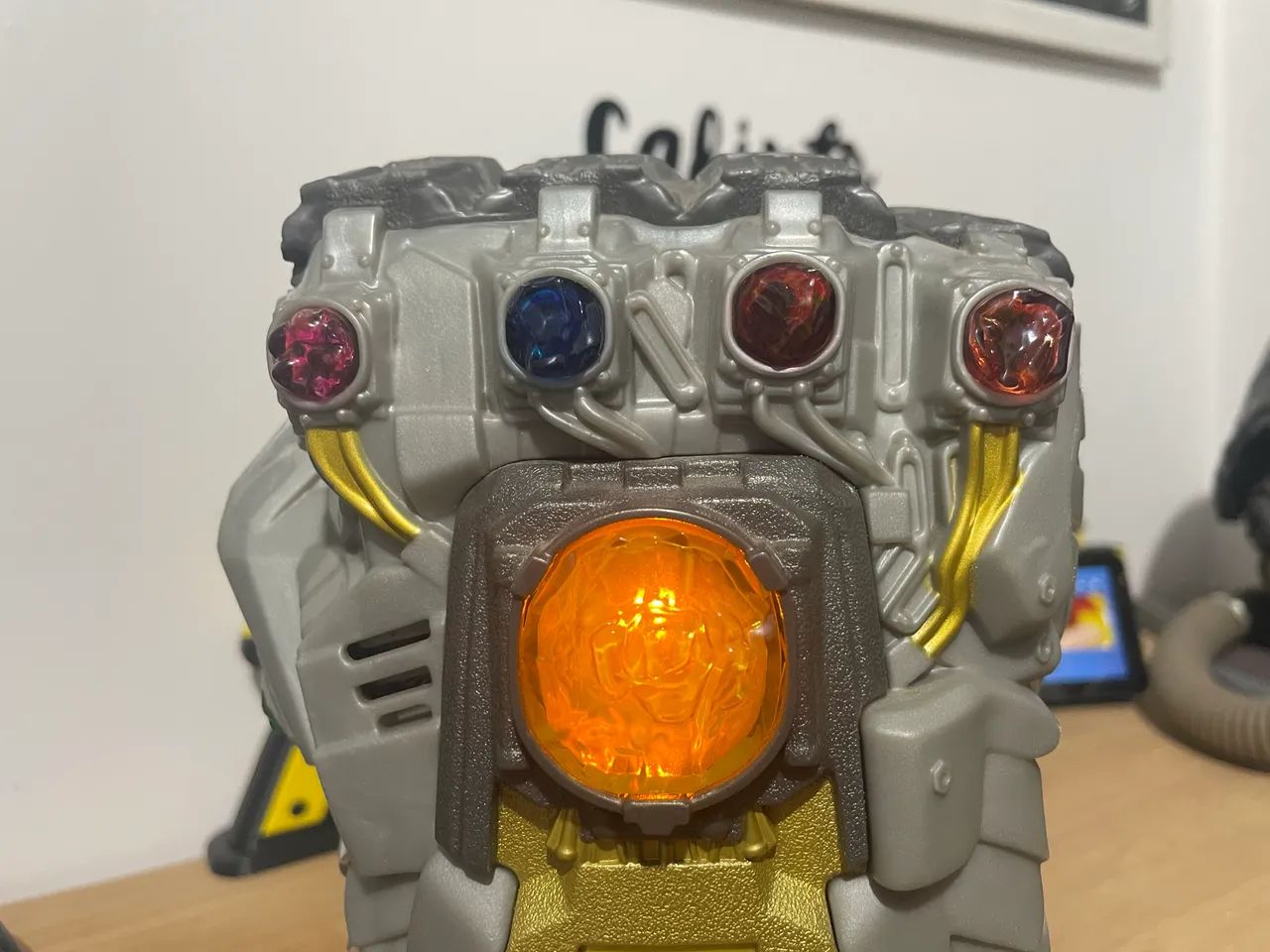 Luva Marvel Thanos Joias do Infinito Hasbro 2018 - Foto 3