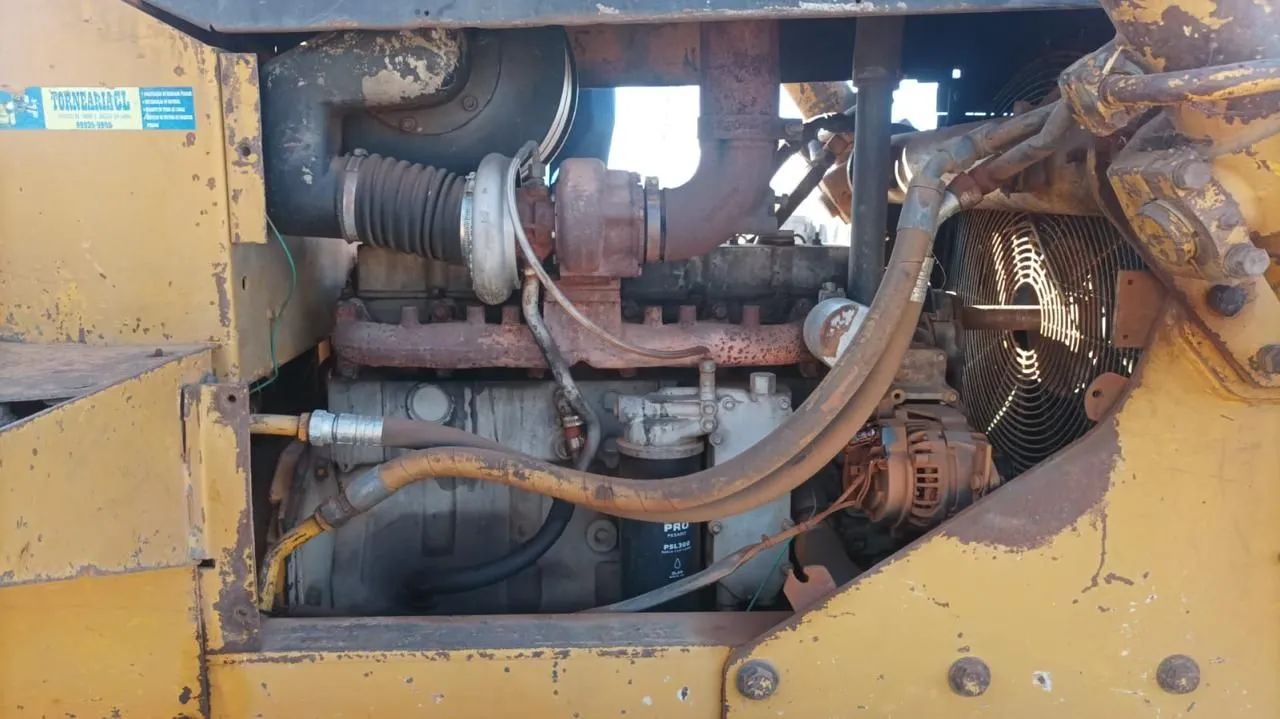 Trator de Esteira 850d motor novo  - Foto 2