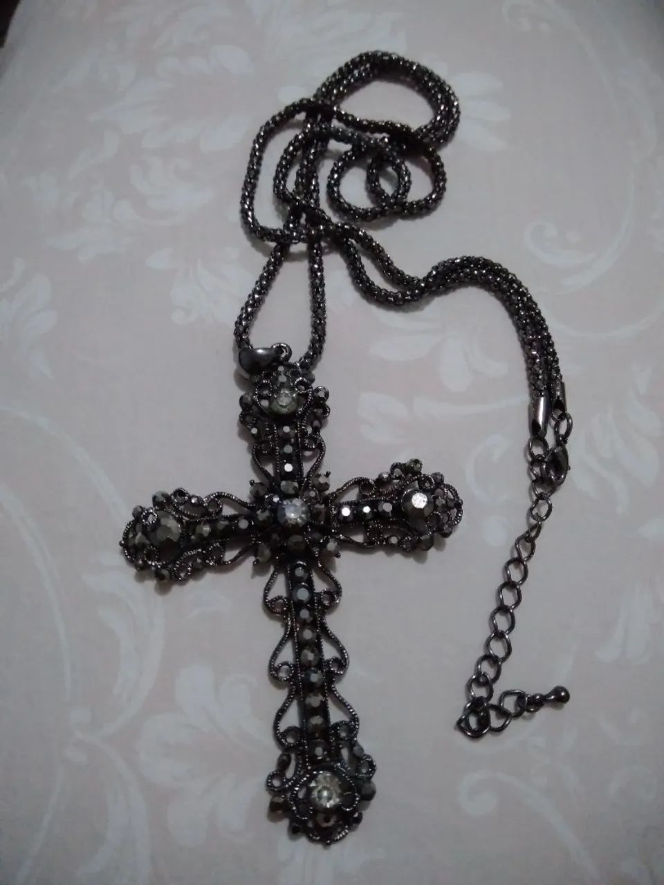 Colar Crucifixo Strass Cativa Acessórios - Foto 3