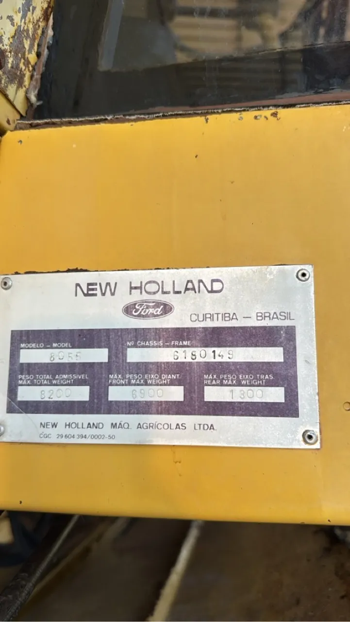 Colheitadeira New Holland 8055