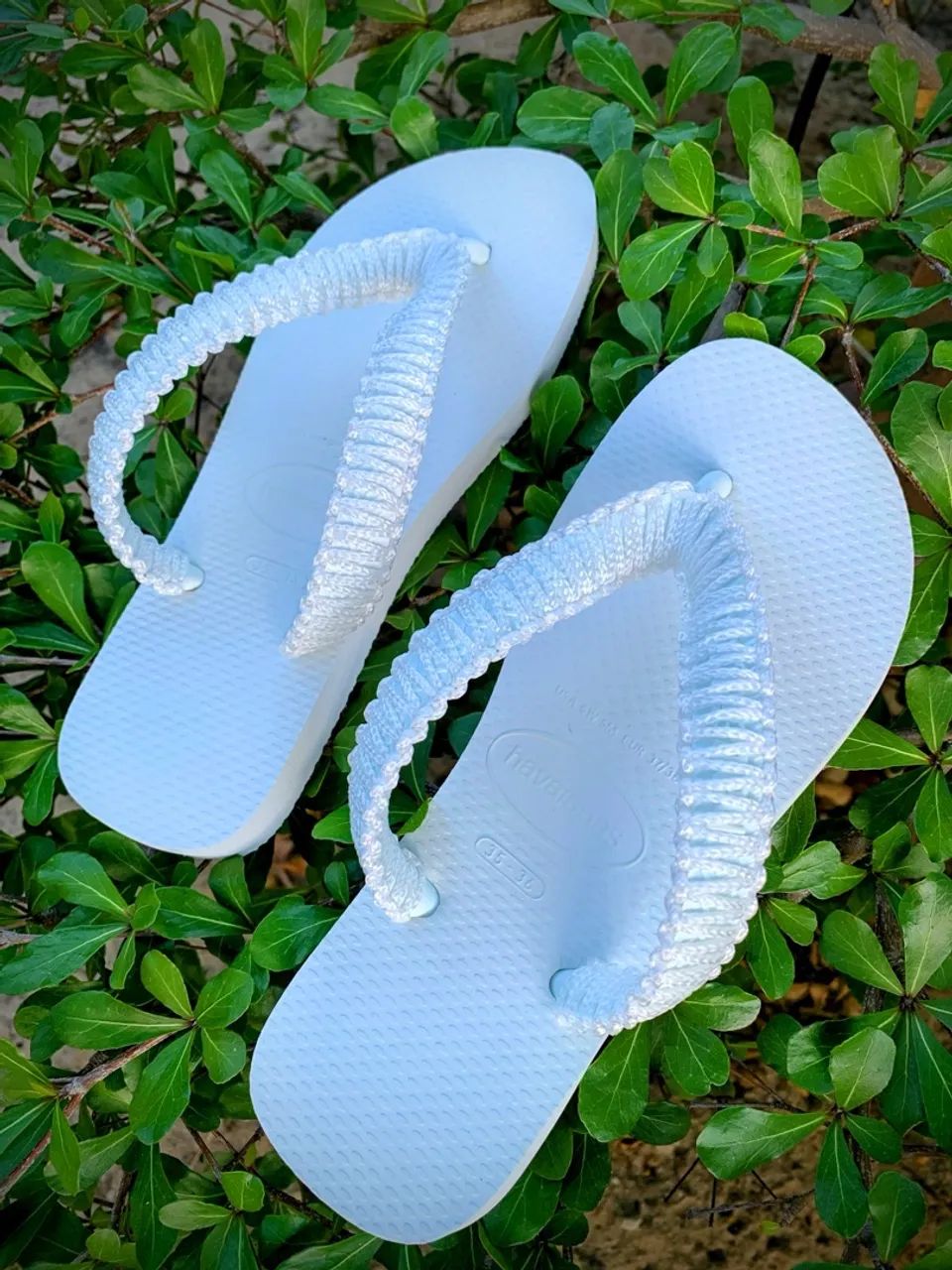 Havaianas brancas com tiras trançadas - Foto 3