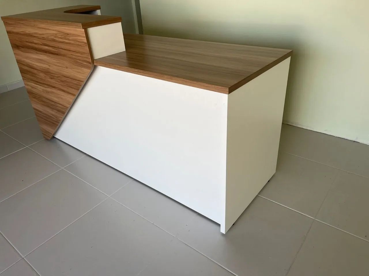 Balcão Atendimento de escritório moderno e elegante - Foto 4