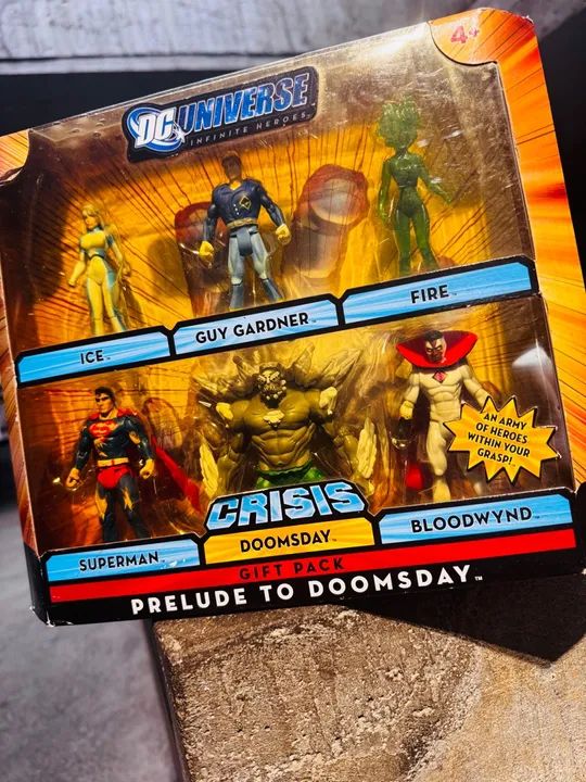 Raro Pack DC Universe Crisis Doomsday Gift Pack - 6 Action Figures - Foto 3