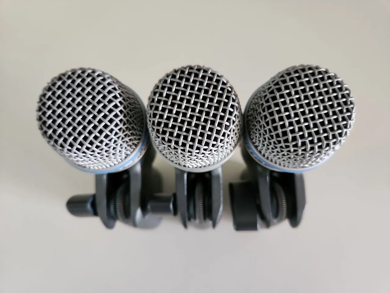 Microfone Shure Beta 56a ( 3 unidades ) - pouquíssimos uso / na caixa - Foto 3