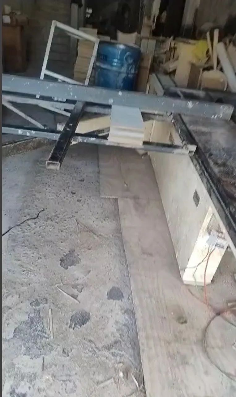 Esquadrejadeira de precisão64231828044163122