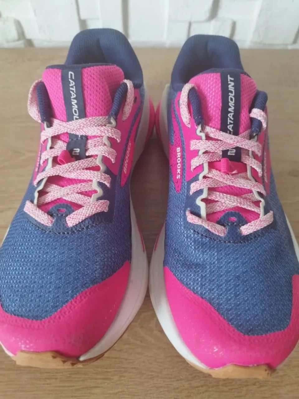 Tênis Brooks Calmont Trail Feminino tamanho 34 - Foto 3