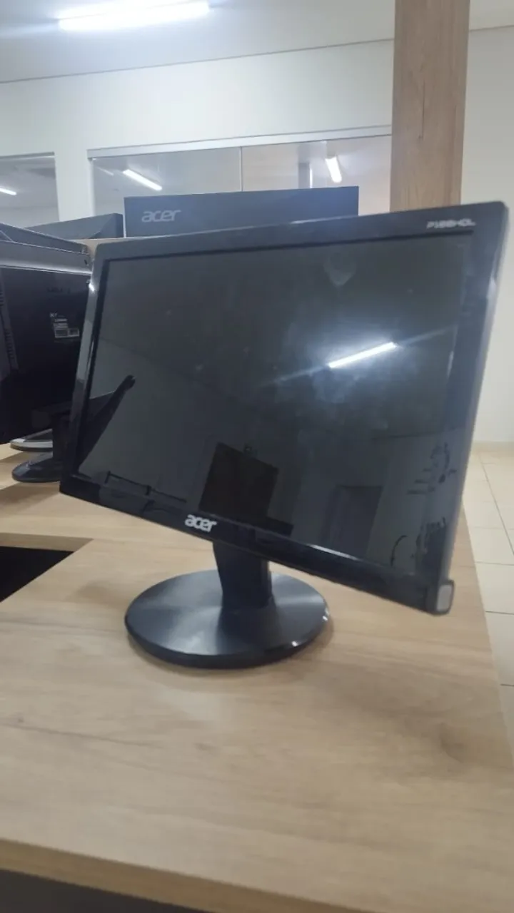 Monitores Acer e Aoc 15" (Ótimos para usar em comércio)