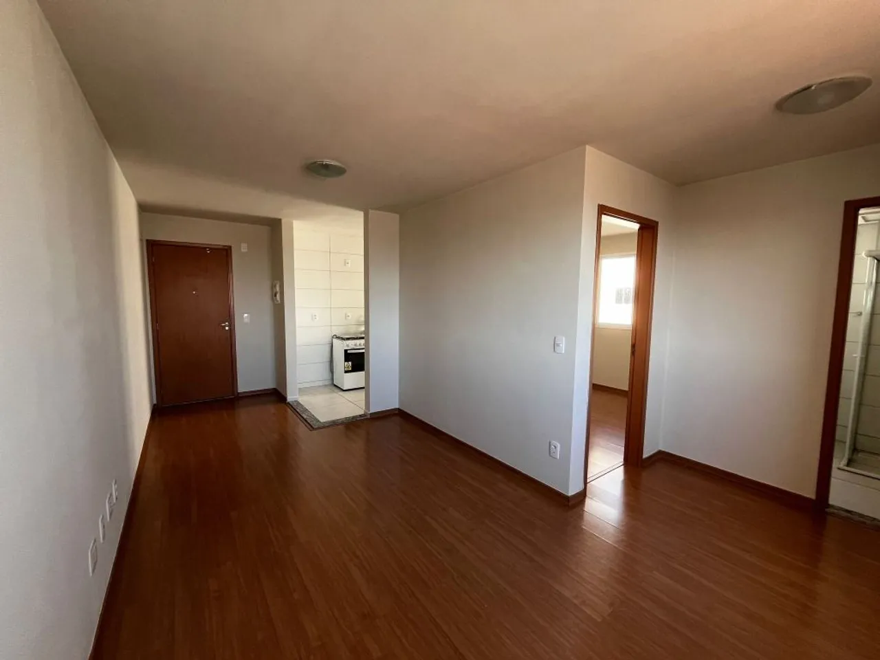 Apartamento 16º andar com 02 garagens