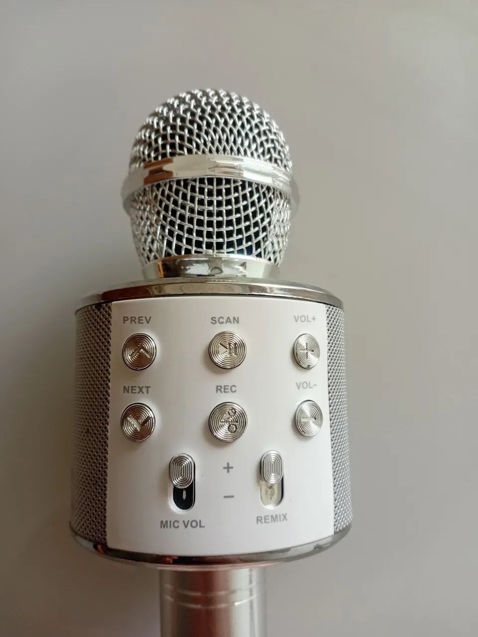 Microfone Karaoke Bluetooth com Alto-Falante - Foto 2