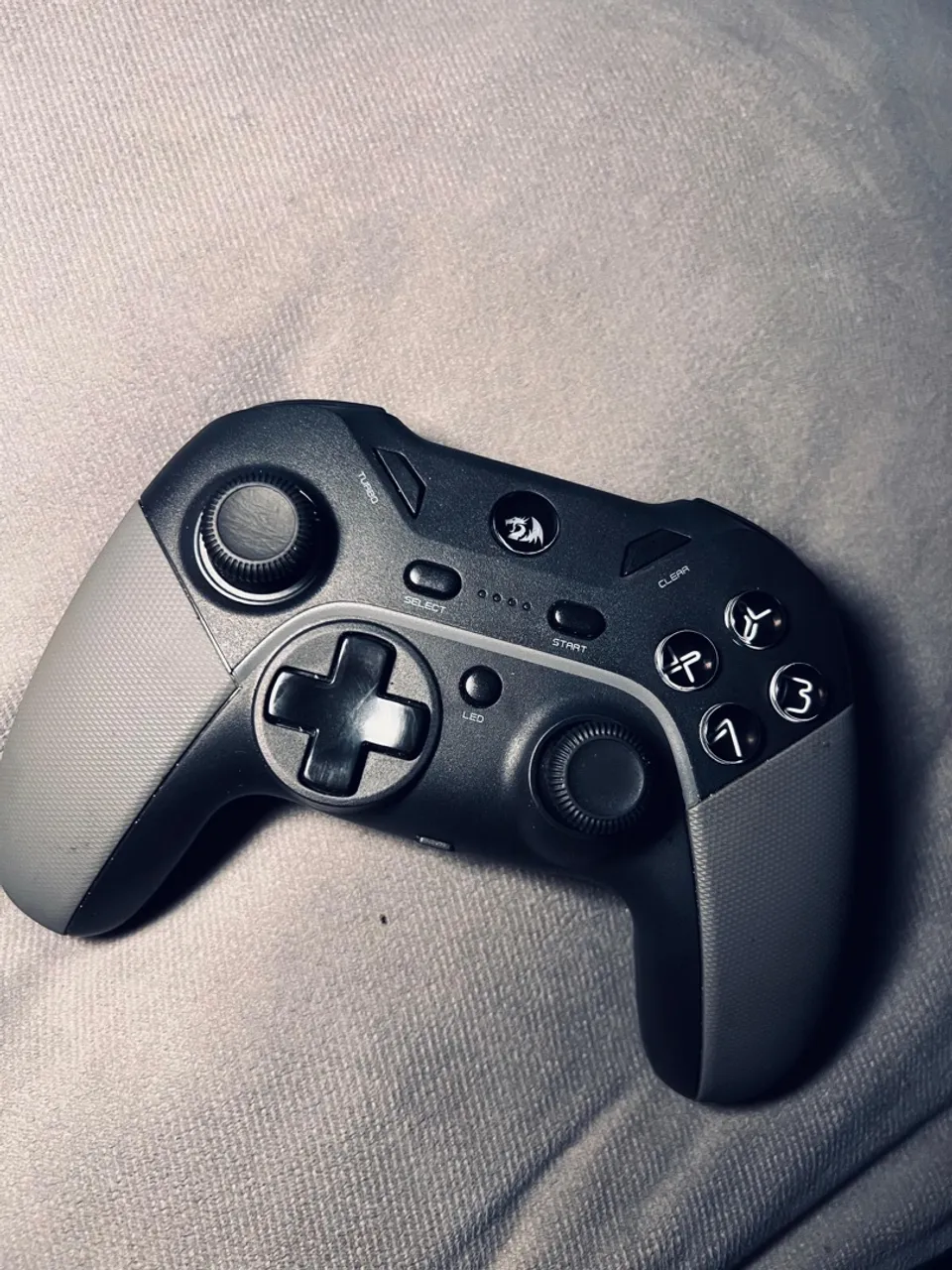 Controle Gamer Redragon - Conforto e Precisão!