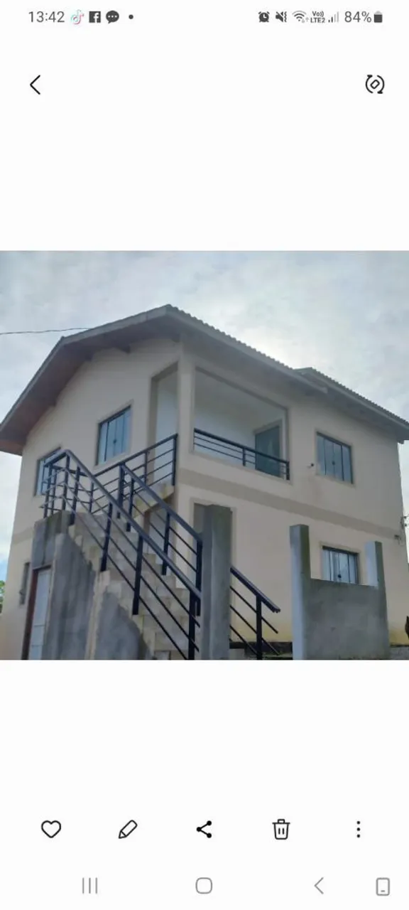 Casa 2 quartos, banheiro, sala, lavanderia e cozinha