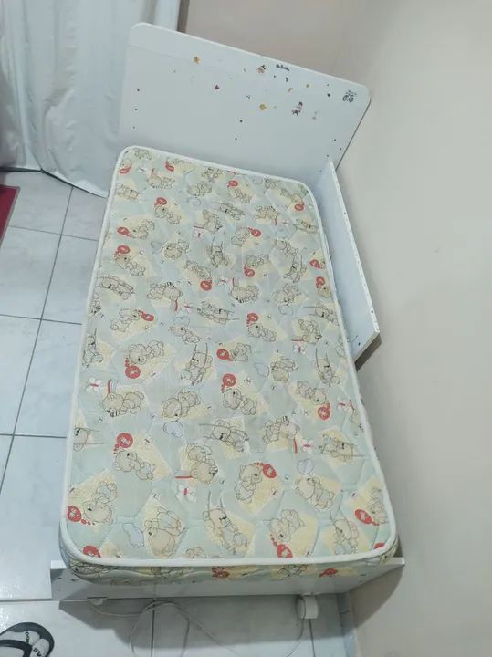 Cama infantil com colchão