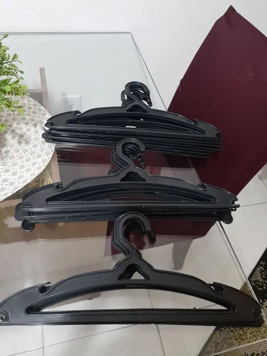 Kit 40 cabides pelo menor preço!