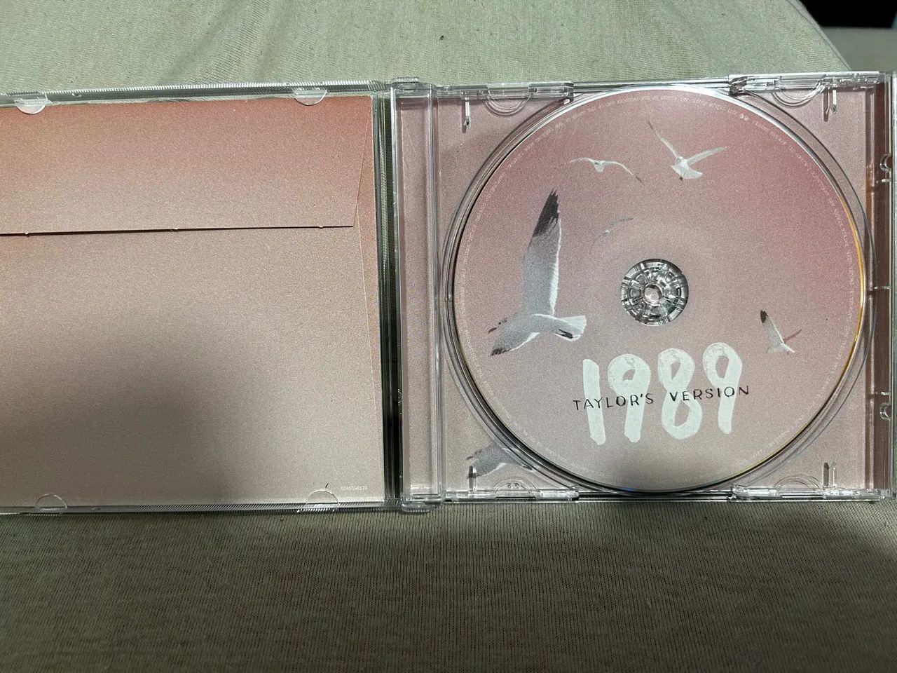CD 1989 (Taylor?s Version) importado com polaroides  - Foto 2