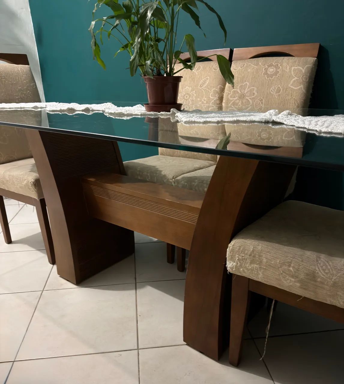 Mesa de Jantar Grande 1,80 x 1,00 m com 6 Cadeiras - Ótimo Estado - Foto 2