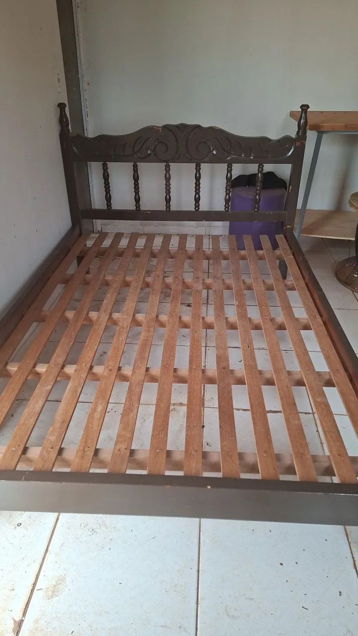 Cama casal madeira maciça 