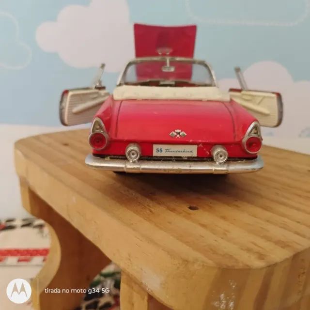 Carro miniatura Ford Thunderbird 1955 - Escala 1/24 - Foto 3