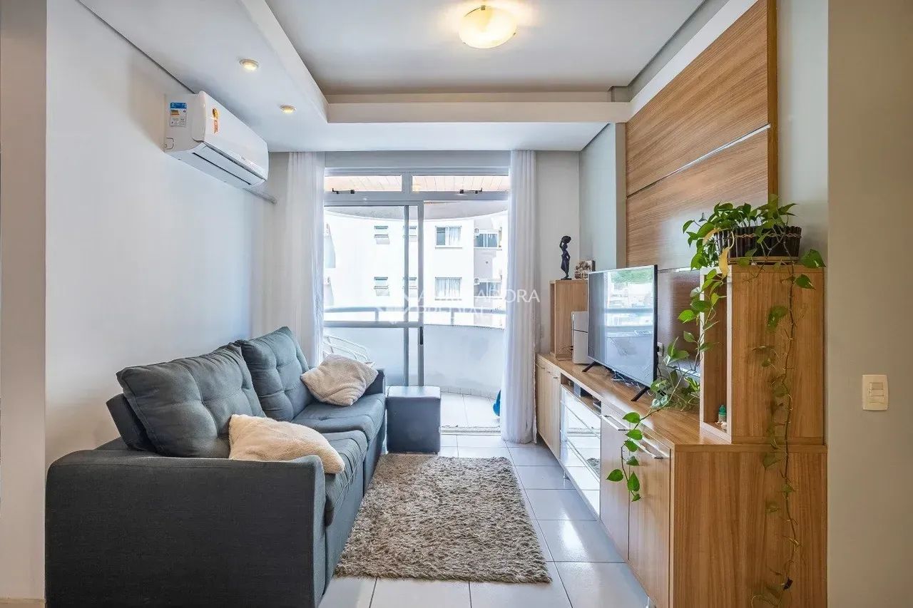 Apartamento 2 dormitórios com suíte, andar alto no Córrego Grande