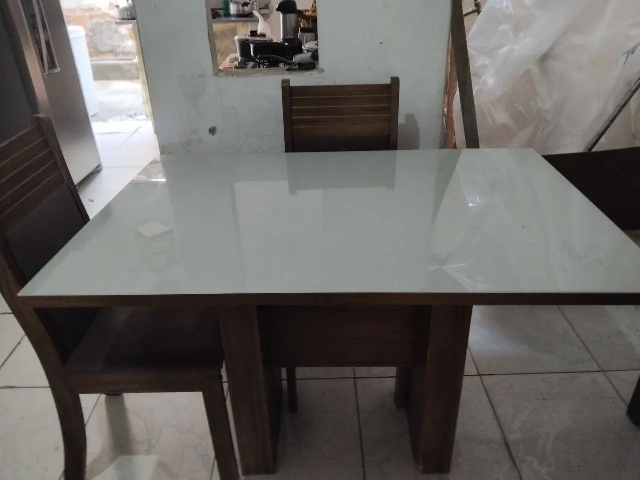 Mesa de jantar sem cadeira 