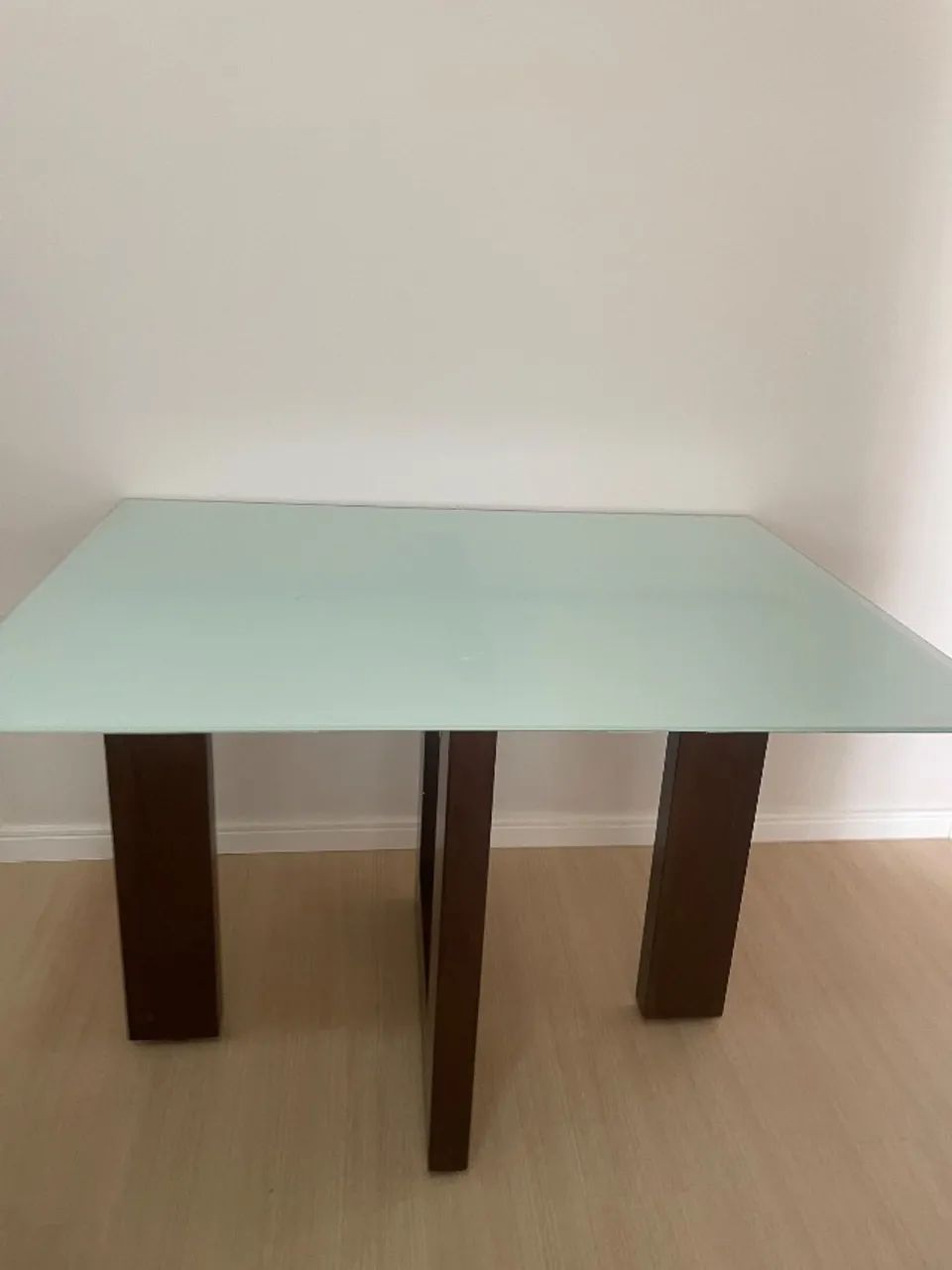 Mesa com 4 lugares com tampo de vidro  - Foto 5