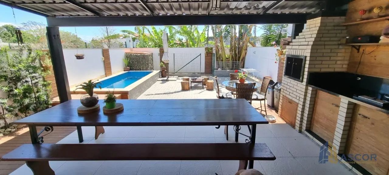 Casa Geminada com 3 Suítes Piscina e Espaço Gourmet na Cachoeira do Bom Jesus