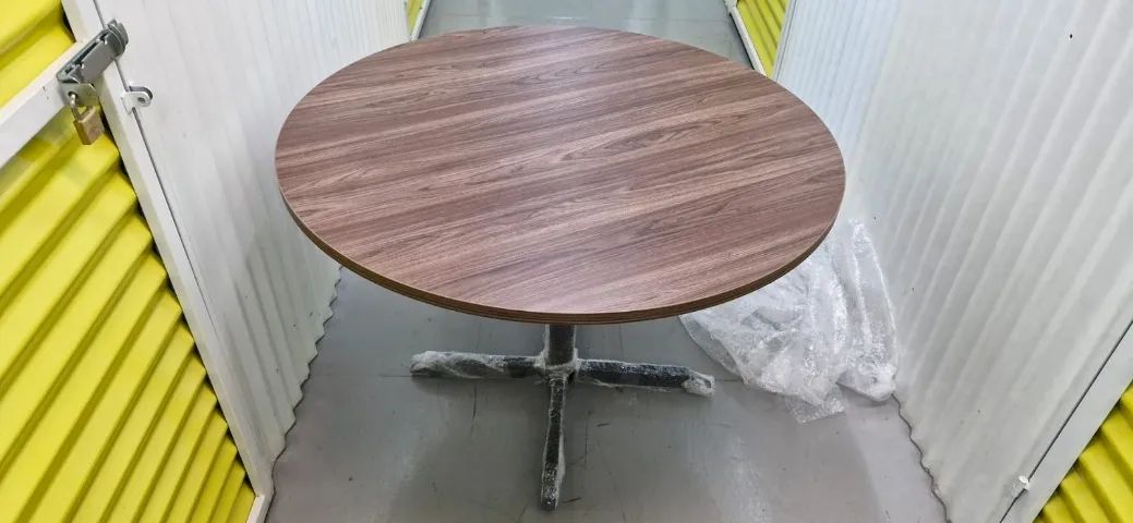 Mesa de reunião redonda