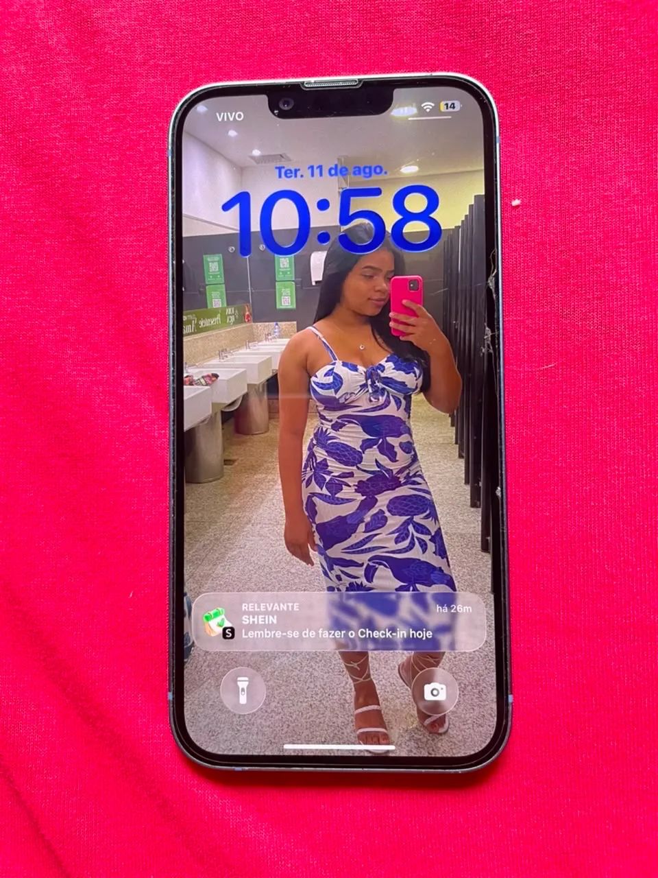 iPhone 14 azul semi novo - Foto 2