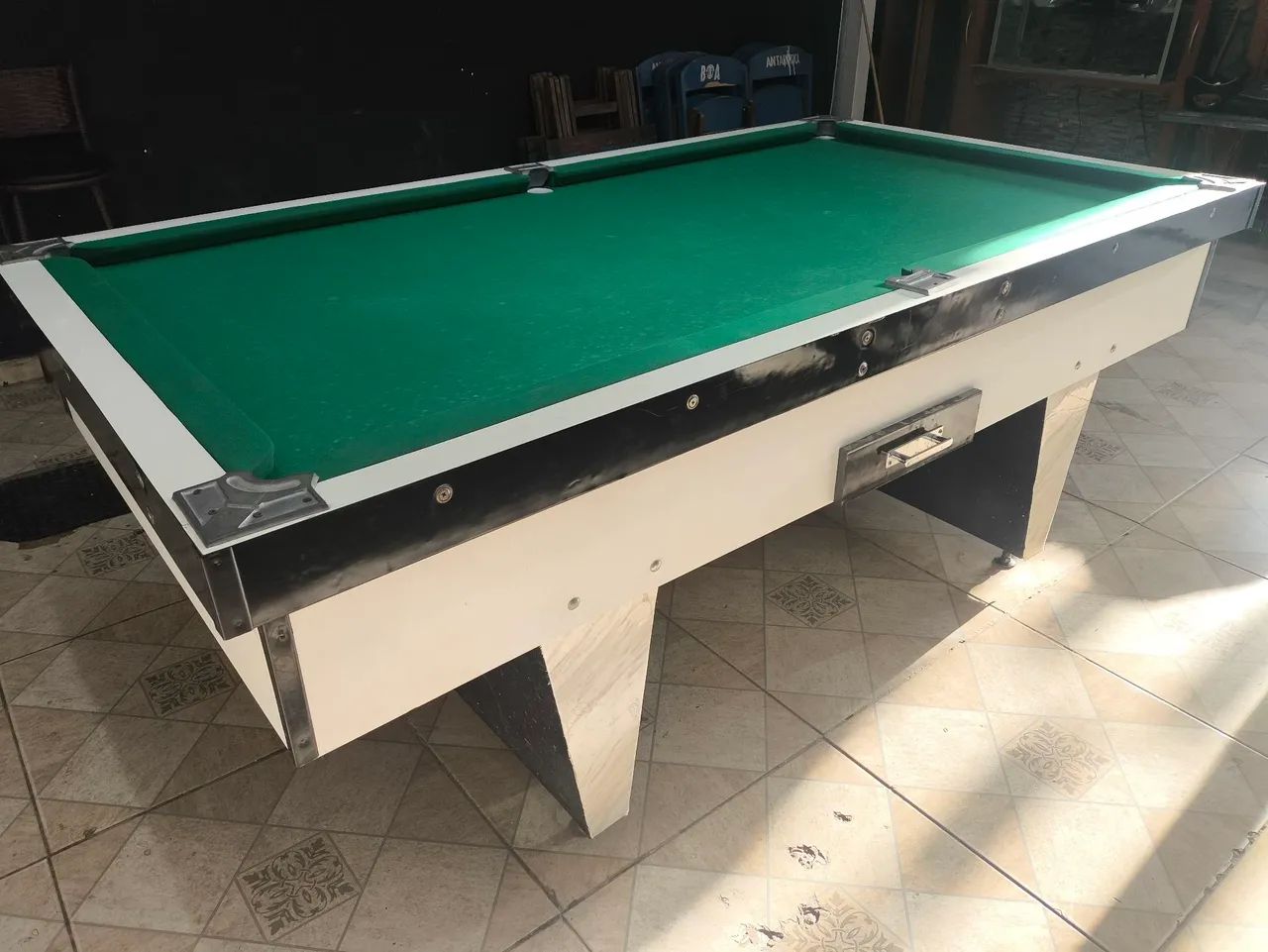 Mesa sinuca semi nova, mais itens de decoração, oportunidade!!!!!!!