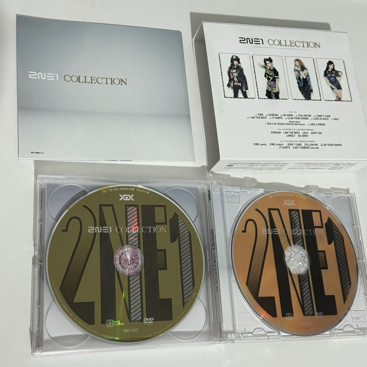 2NE1 COLLECTION Tipo C (2 DVDs + 1 CD + Photo Book) - Importado