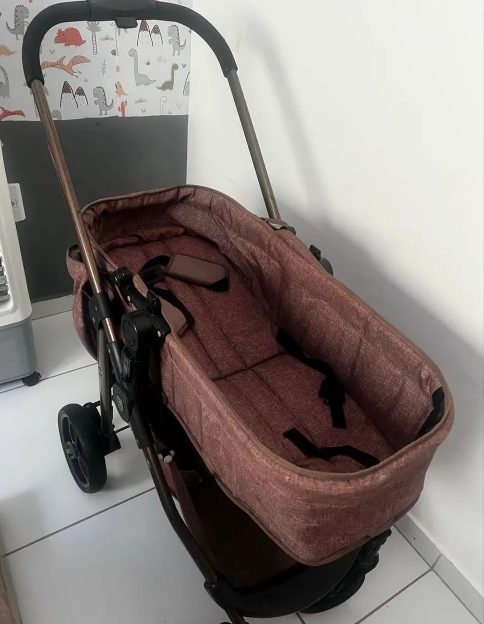 Carrinho de bebê Galzareno marrom - Foto 2