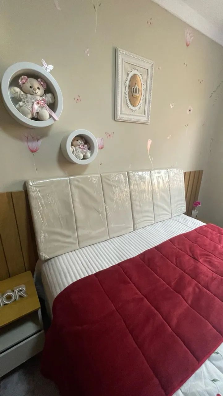 Cabeceira bege de cama 