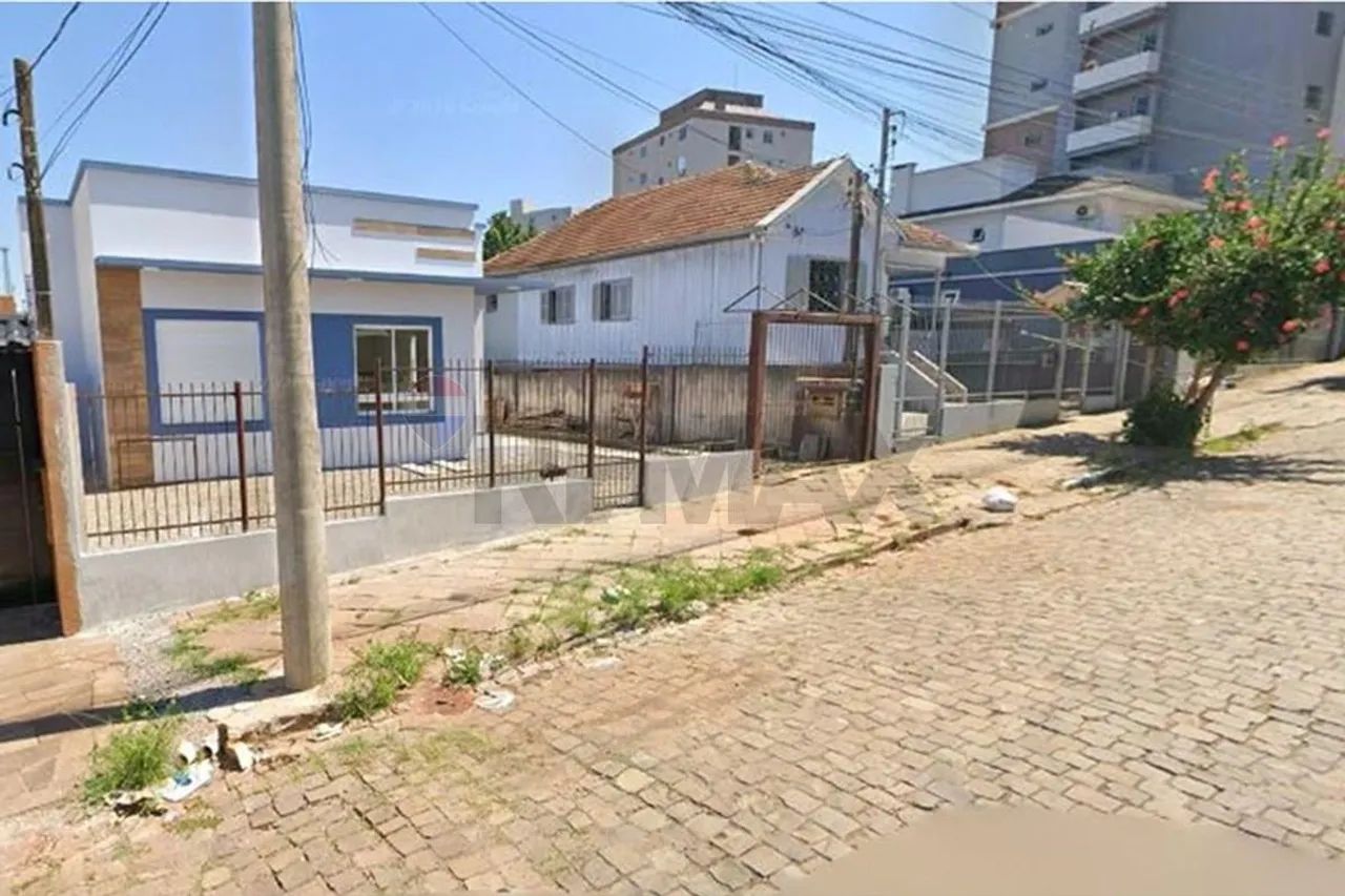 Casa 3 Dormitórios de Fundos