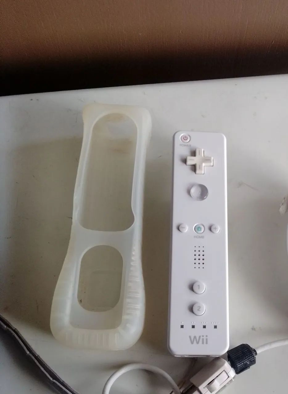 Wii remote original com capa de proteção 