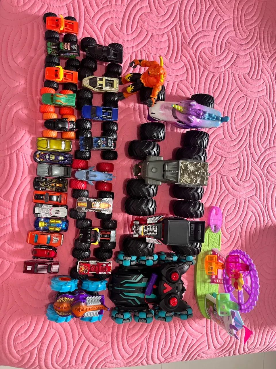 Kit carrinhos e brinquedos  - Foto 5