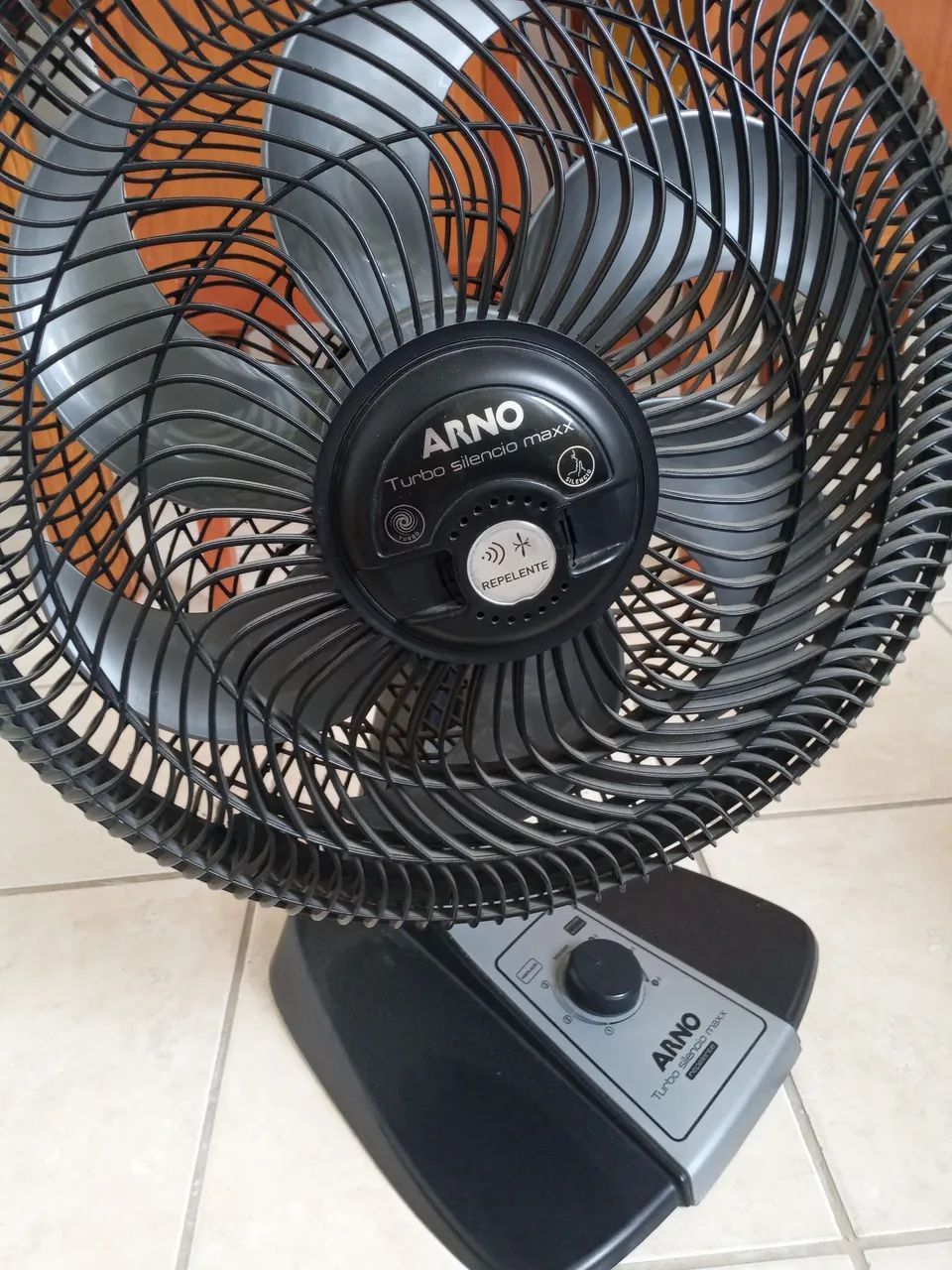 Ventilador Arno Turbe Force com Repelente