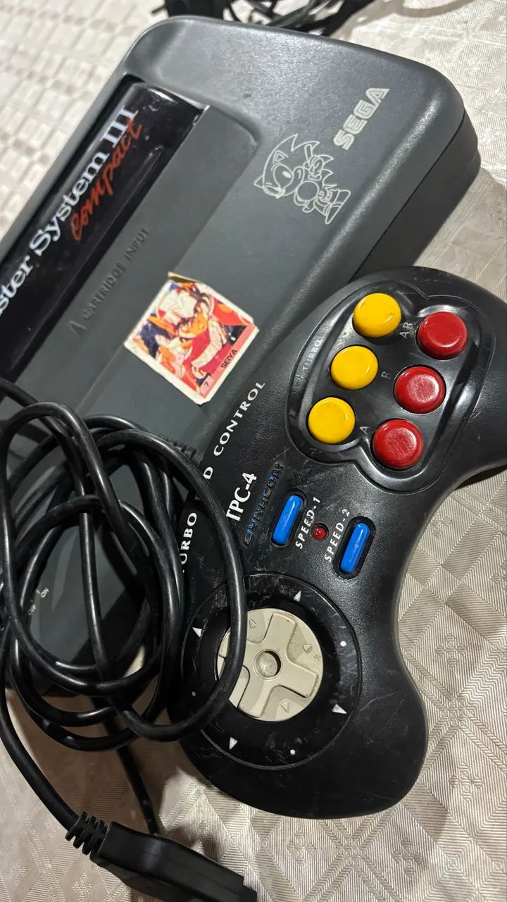 O console nas imagens é o Master System III Compact, TecToy Sega. - Foto 4