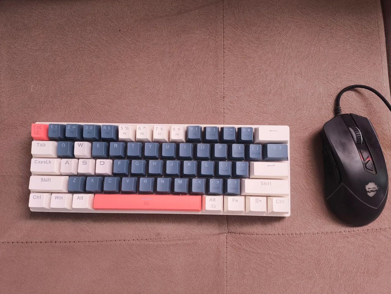 Teclado mecânico mais mouse