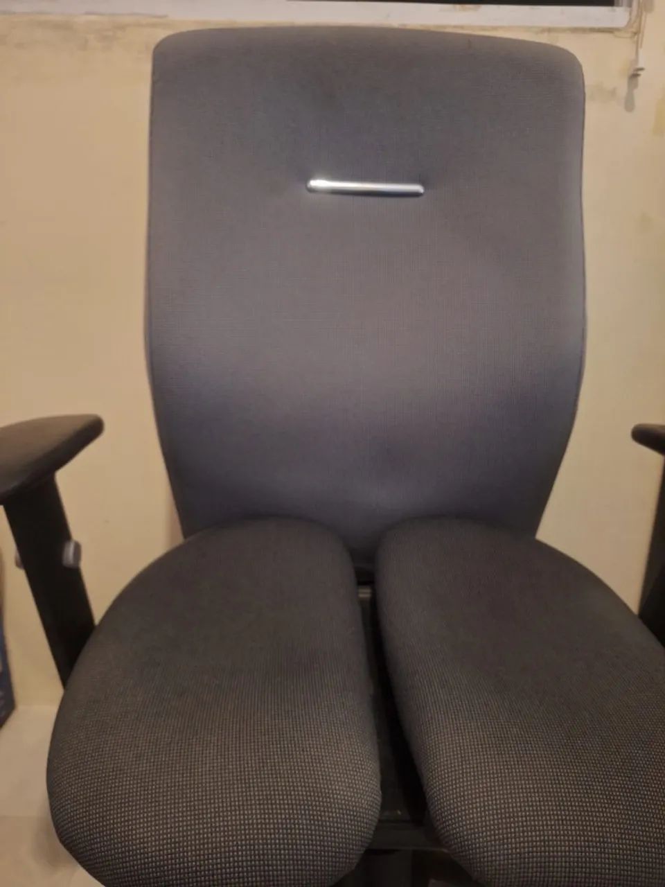 CADEIRA ESCRITÓRIO REGULÁVEL