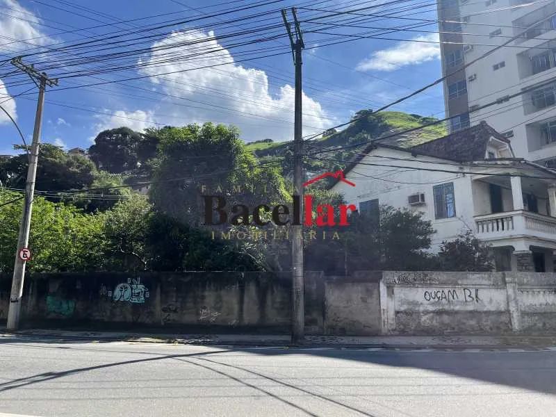 Casa duplex vaga para 3 carros com 324 m² - Foto 2