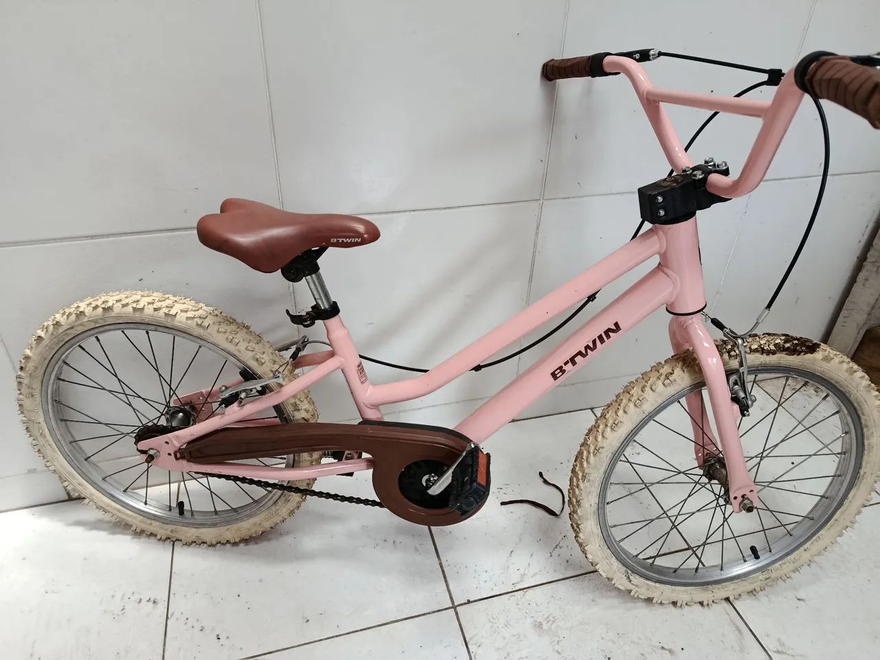 Bicicleta infantil semi nova  - Foto 4