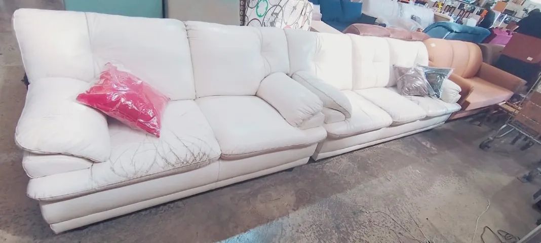 Sofá 2 e 3 Lugares Couro