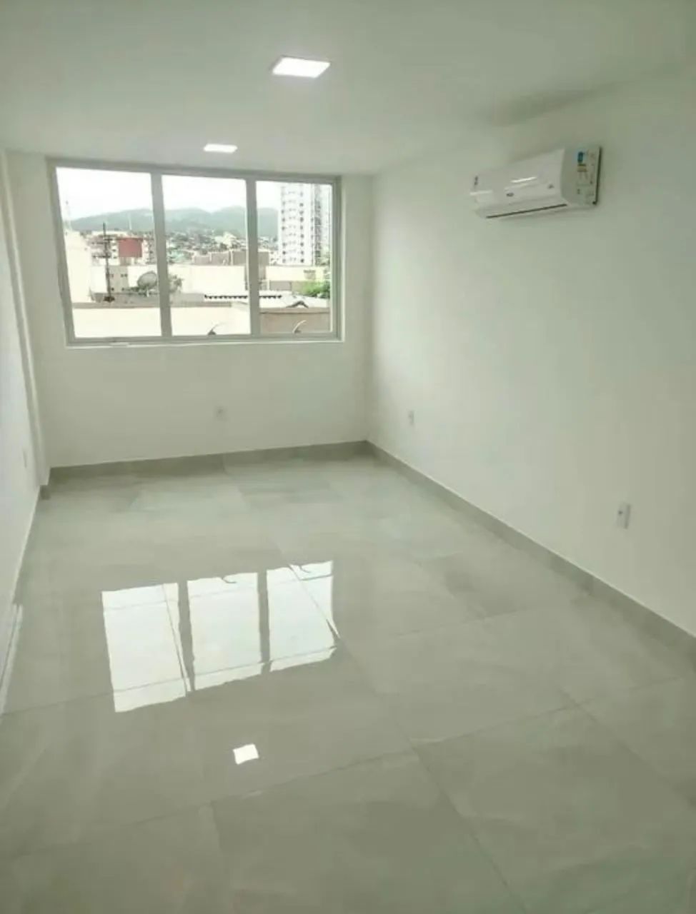 Sala Comercial à venda na Rua Lopo Saraiva, Tanque, Rio de Janeiro - RJ - Foto 4