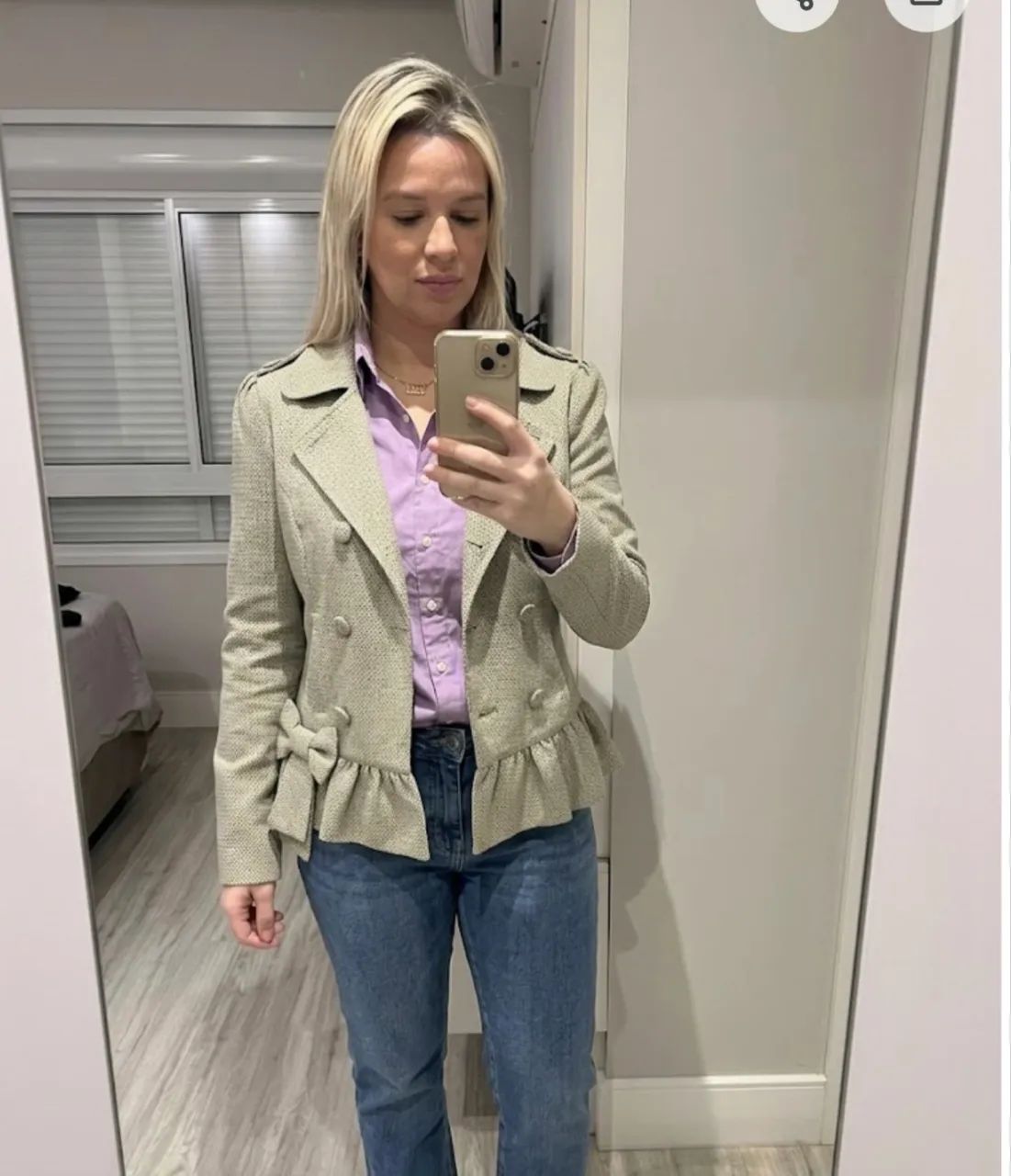 Blazer Acinturado com Peplum e Detalhe de Laço - Estilo Militar Romântico TAMANHO M - Foto 6